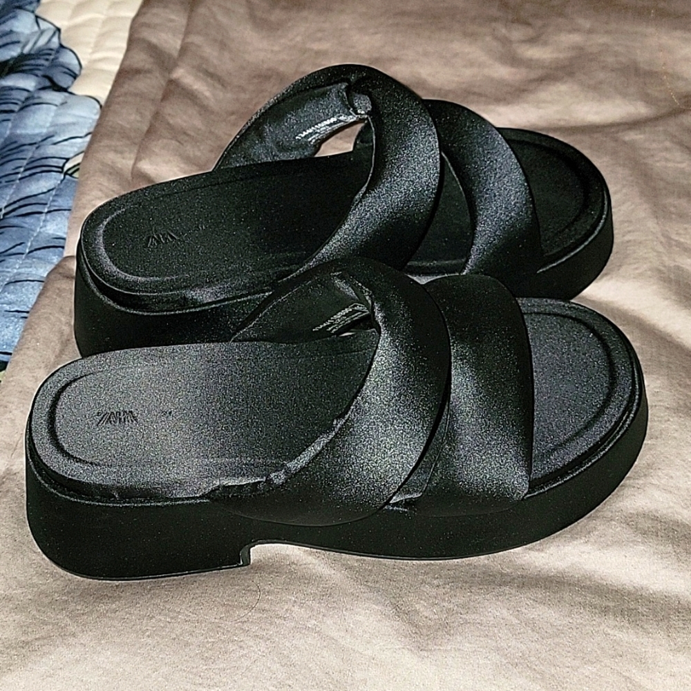 Zara slides